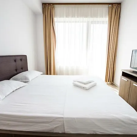 Apollo Summerland * Mamaia